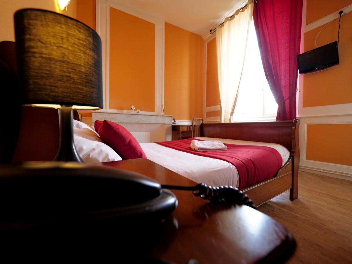 L'Alzire - Auberge Culturelle Jarnages Extérieur photo